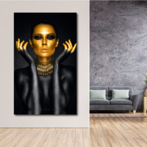 Tablouri pentru salon - Portret de femeie în culori negru şi auriu