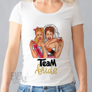Tricou Team Bride culoare alba, cu imprimeu cu fete care se distreaza si textul Team Bride