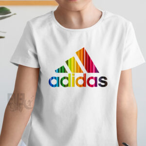 Tricouri Adidas Copii, culoare alba, cu imprimeu cu creioane colorate in forma logo Adidas