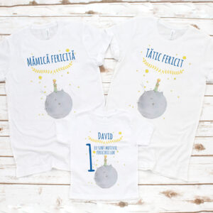 Set de 3 tricouri albe, 2 tricouri pentru adulti si 1 tricou pentru copii, personalizate cu nume si mesaj, cu tematica Micul Print