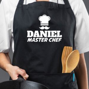 Sort negru pentru adulti personalizat cu nume, cu imprimeu Boneta si textul "Master Chef"