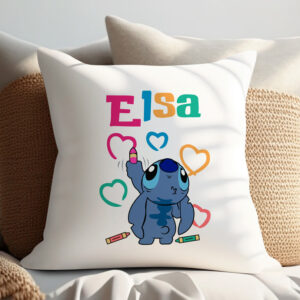 Pernă Stitch personalizată cu nume, model cu inimioare, 40x40cm, material pufos, poliester