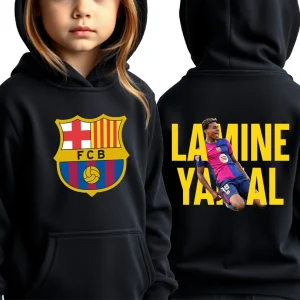 Hanorac Lamine Yamal pentru copii personalizat, fără fermoar, cu glugă şi buzunar frontal, culoare negru, model inscriptionat pe spate cu silueta lui Lamine Yamal si text galben.