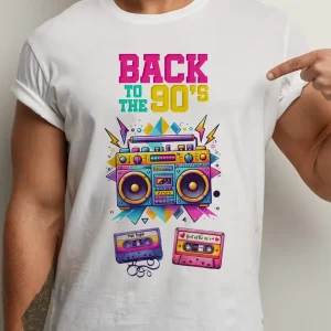 Tricou de culoare negru, cu textul Back to the 90's, cu ilustratii in culorii vii cum ar fi un casetofon si casete retro