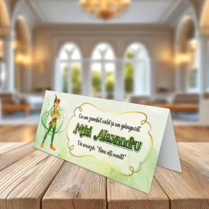 Vedere laterală plicuri de bani cu Peter Pan pentru botez, carton verde lucios.