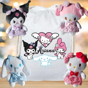 set de pluşuri Sanrio cu săculeț personalizat cu nume pentru copii, Hello Kitty, Kuromi, My Melody și Cinnamoroll