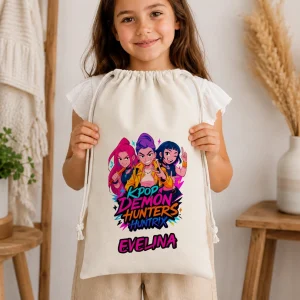 Săculeţ grădiniţă Huntrix personalizat cu nume pentru copii