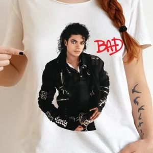Tricou BAD Michael Jackson pentru adulți și copii, model regular fit cu imprimeu inspirat de albumul Bad