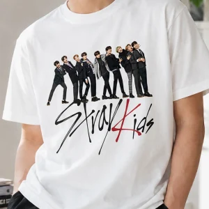 Tricou alb cu Stray Kids pentru copii şi adulţi cu design modern