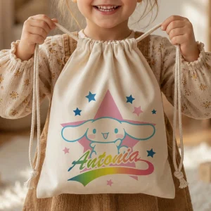 Copil cu săculeţ Cinnamoroll personalizat cu nume pentru grădiniță sau școală