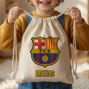 Copil cu săculeţ FC Barcelona personalizat cu nume pentru grădiniță sau școală