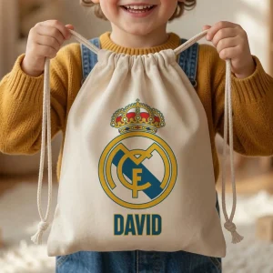 Copil cu săculeţ Real Madrid personalizat cu nume pentru grădiniță sau școală